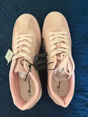 No Boundaries Women's Light Pink Lace-Up Sneakers